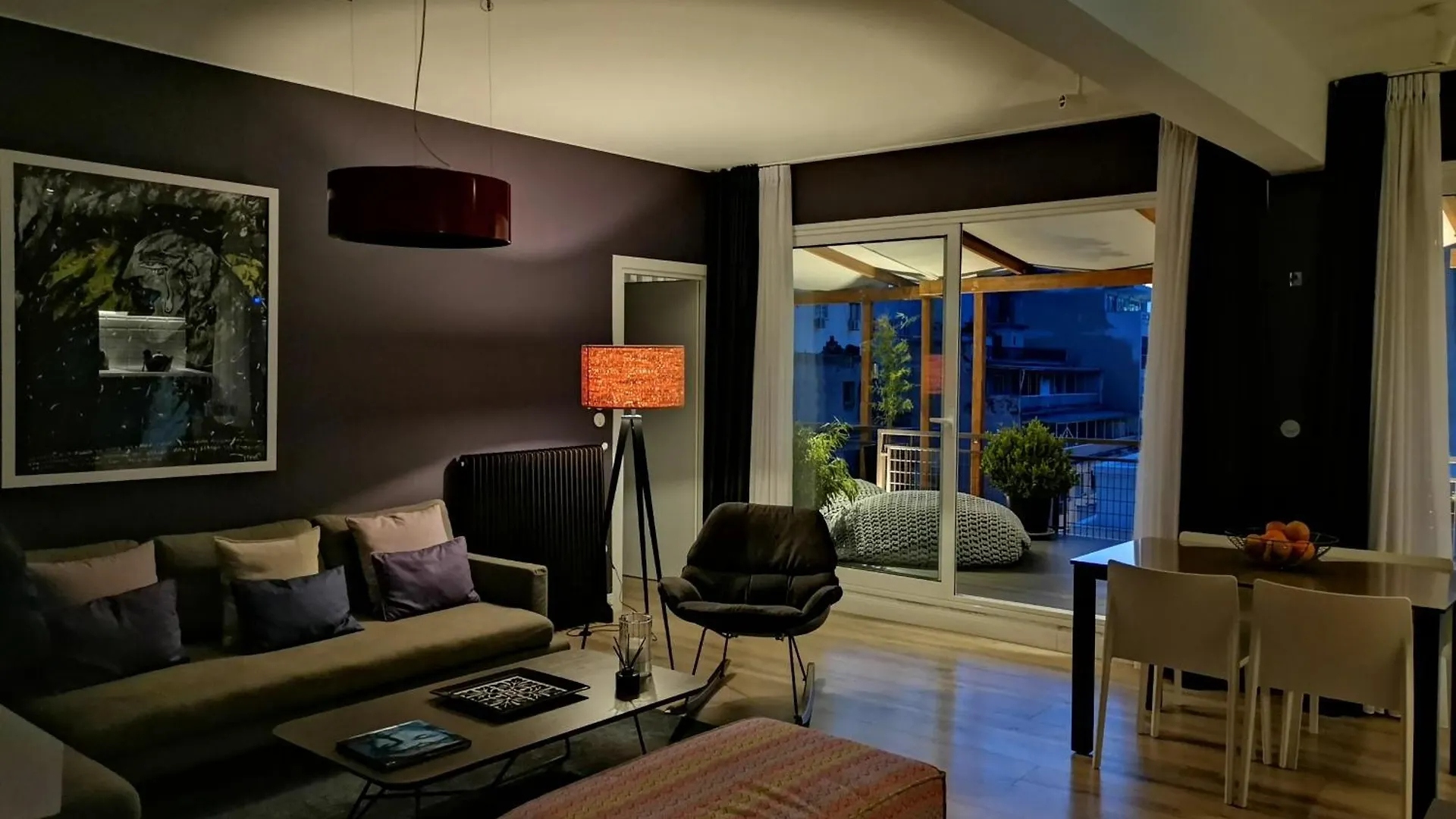 Stylish Loft Downtown location